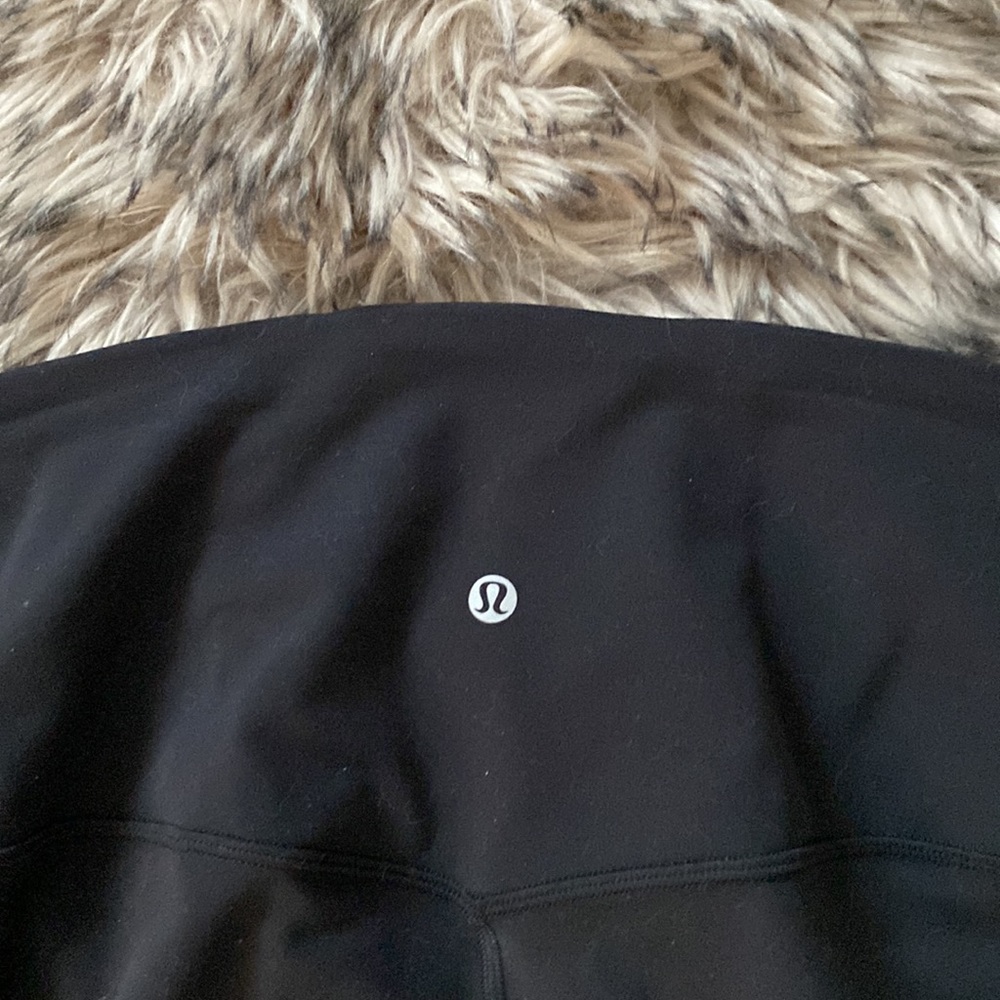 Black Lululemon Mid-Rise Yoga Crop 23" - Picture 5 of 7